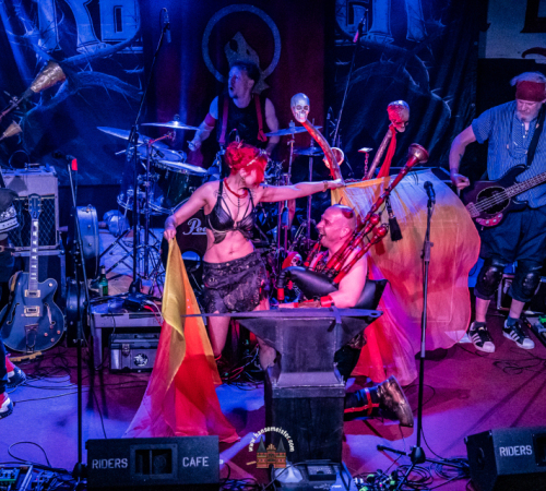 Ragnaroeek-mit-Support-Cultus-Ferox-im-Riders-Cafe-2026-417