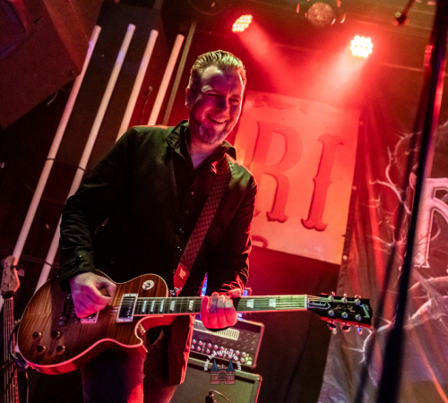 Ragnaroeek-mit-Support-Cultus-Ferox-im-Riders-Cafe-2026-673