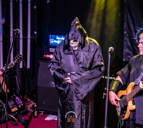 Ragnaroeek-mit-Support-Cultus-Ferox-im-Riders-Cafe-2026-931