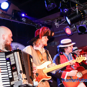 Taverna_Cerritus_Hurley_und_die_Pulveraffen_Sintram_Der_B_1446