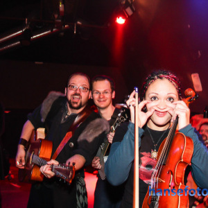 Taverna_Cerritus_Hurley_und_die_Pulveraffen_Sintram_Der_B_2035