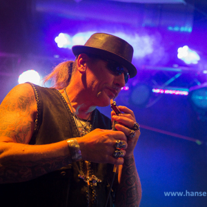 Micky_Wolf_und_Band_Cigarbox_Experiment_85_