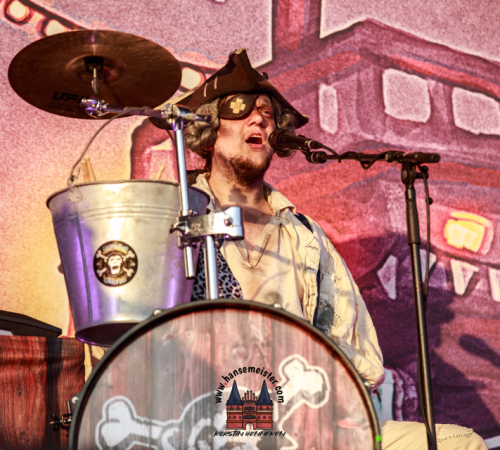 mr.-hurley-und-die-pulveraffen-41