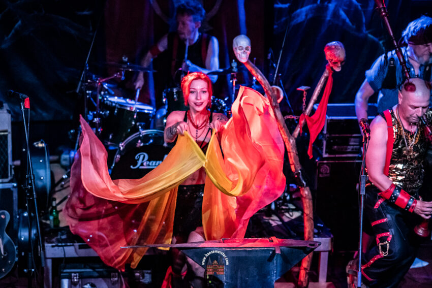 Cultus Ferox auf der Bühne des Riders Café in Lübeck am 18.04.2026