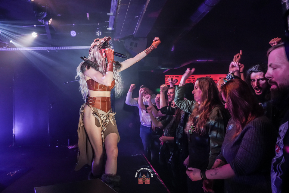 EIHWAR und Mira Ceti verwandeln das BETTY in eine heidnische Arena