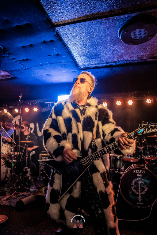 Frauenpower-Gipfel im Kiez: Brunhilde und Elli Berlin lassen das Logo erzittern